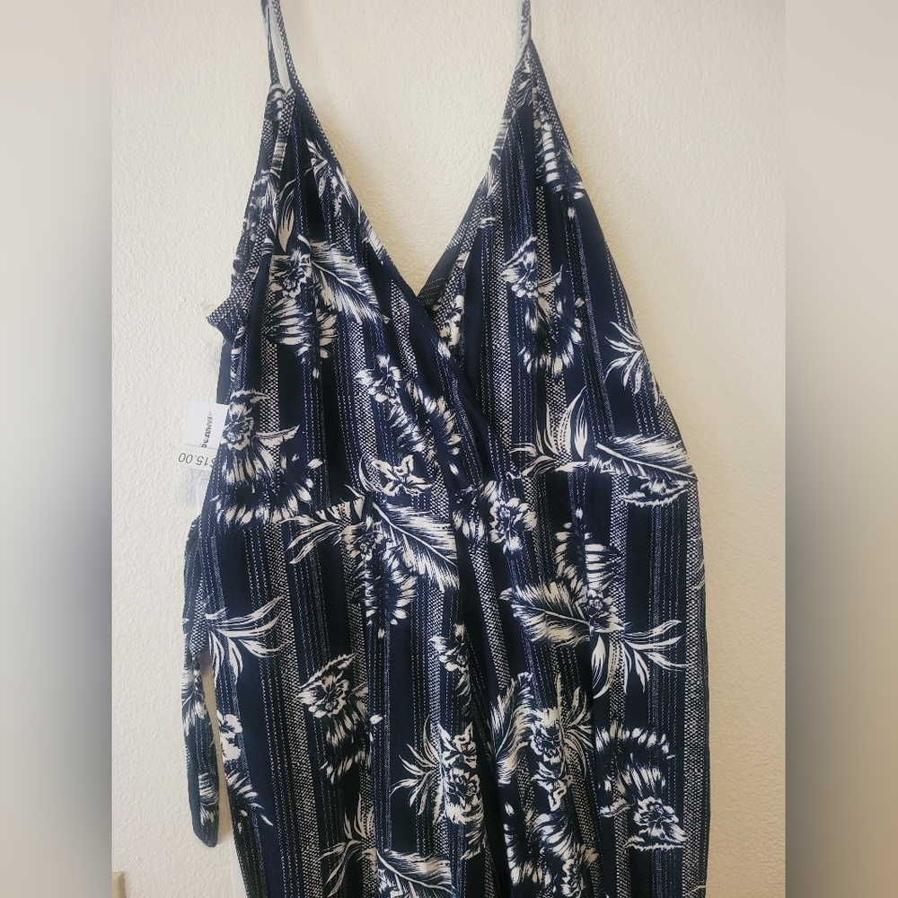 NWT 3X Tropical Wrap Navy & White Junpsuit